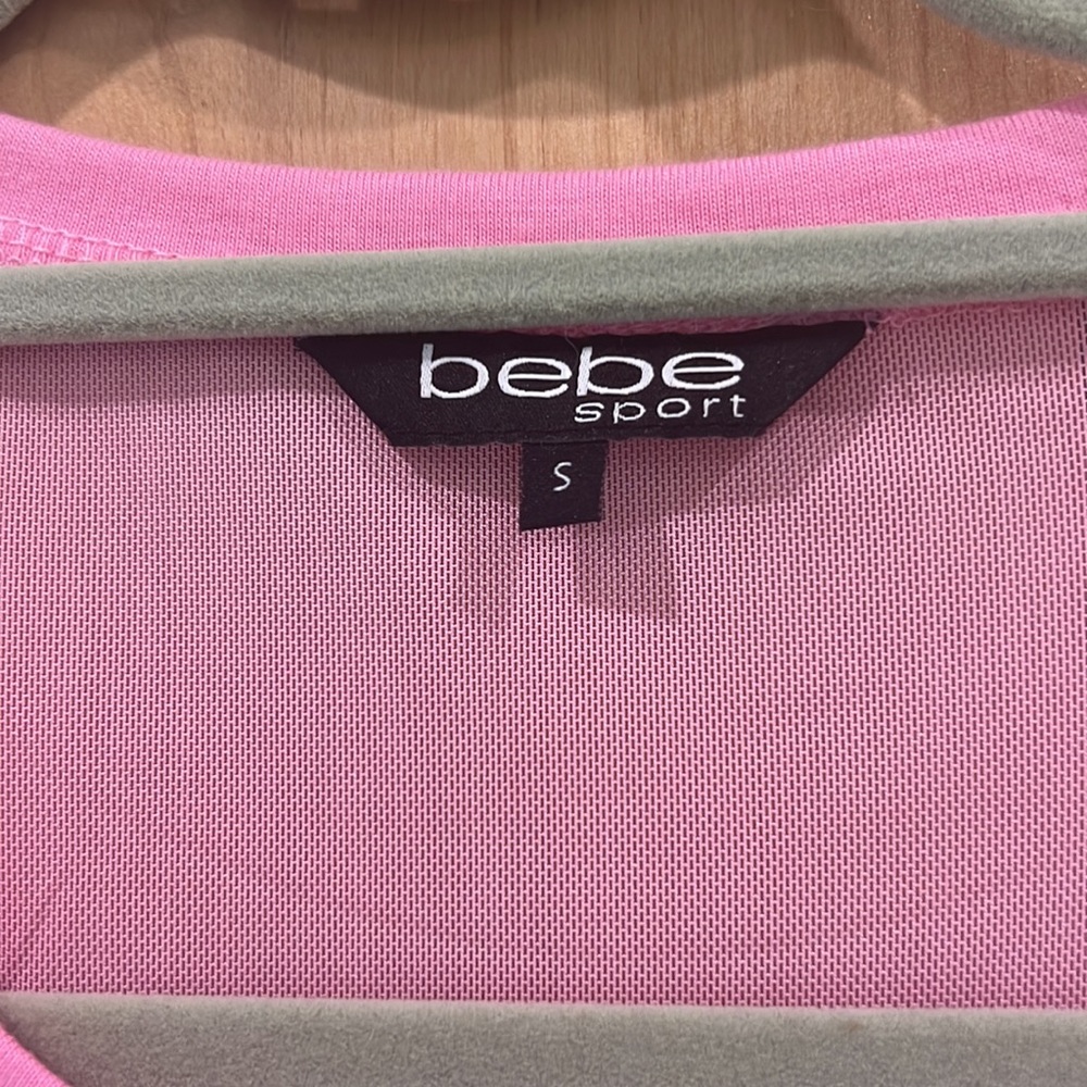 Women’s bebe sport raised logo tee in begonia pink small - Picture 3 of 8